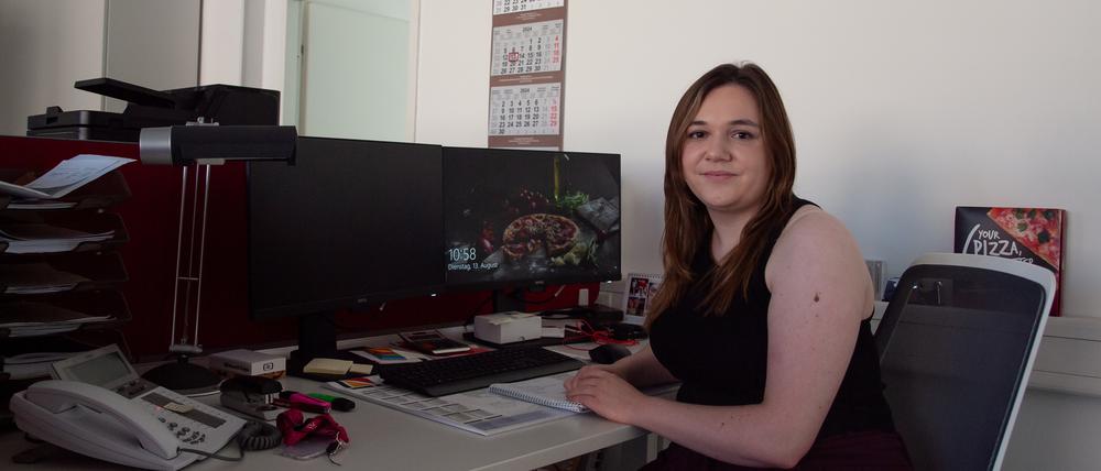 Natalie B., 22 Jahre, ist im zweiten Lehrjahr ihrer Ausbildung zur Industriekauffrau bei der Freiberger Lebensmittel GmbH.