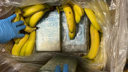 Mitarbeiter des Discounters in Mönchengladbach meldeten den Fund der Polizei - doch das war erst der Anfang. (Foto Handout)