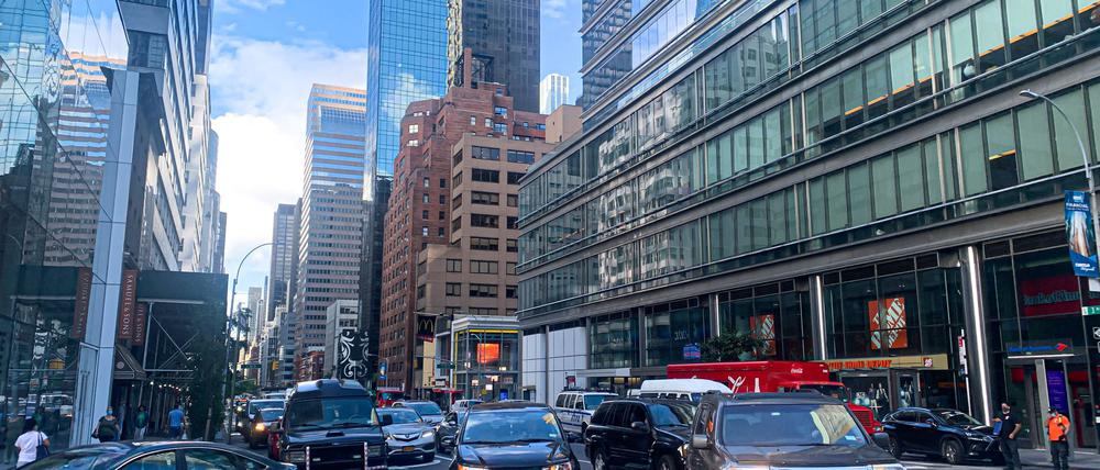 Verkehr auf den Straßen der US-Metropole New York. 