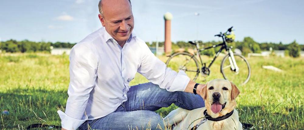 Kai Wegner und Hund