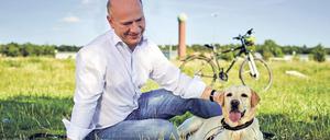 Kai Wegner und Hund