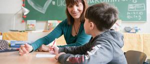 Sie sind Lernbegleiter, Unterstützer, Türöffner und Coaches: Die Fellows von „Teach First“ sind seit 2009 an Berliner Schulen im Einsatz.
