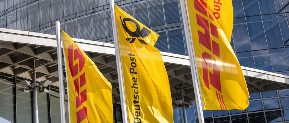 Die DHL Group hat weltweit rund 600.000 Mitarbeiterinnen und Mitarbeiter.