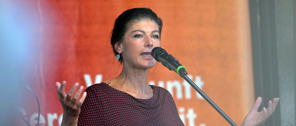 BSW-Chefin Sahra Wagenknecht zeigt sich offen für ein Gespräch mit Brandenburgs Ministerpräsident Dietmar Woidke (Archivbild)