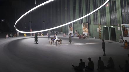 Was Kunst vermag: „Messias“-Aufführung der Komischen Oper im Flughafen Tempelhof 