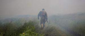 Ein ukrainischer Soldat an der Front in der Gegend um Donezk.   