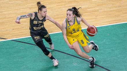 Für Henriette Höfermann (re.) und Alba Berlin beginnt die Spielzeit am Sonntagnachmittag zu Hause gegen Göttingen. 