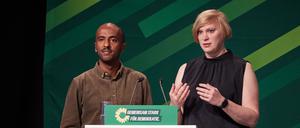 Nach Ansicht der Berliner Grünen muss sich die Partei in der Bundesregierung nun stärker bei den Themen Klimaschutz, Menschenrechte und soziale Gerechtigkeit durchsetzen. (Archivbild)