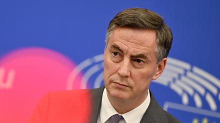 David McAllister bei einer Pressekonferenz im Europäischen Parlament. 