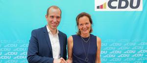 Hamburgs CDU-Parteichef Dennis Thering und die Bürgerschaftsabgeordnete Anna von Treuenfels-Frowein auf einer Pressekonferenz.
