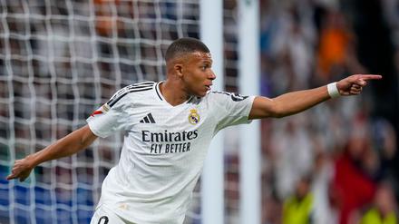 Real Madrids Kylian Mbappé droht nach einer Oberschenkelverletzung eine dreiwöchige Pause.