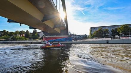 Angespannte Hochwasserlage in Frankfurt (Oder) - die höchste Alarmstufe 4 ist seit dem Nachmittag ausgerufen. 