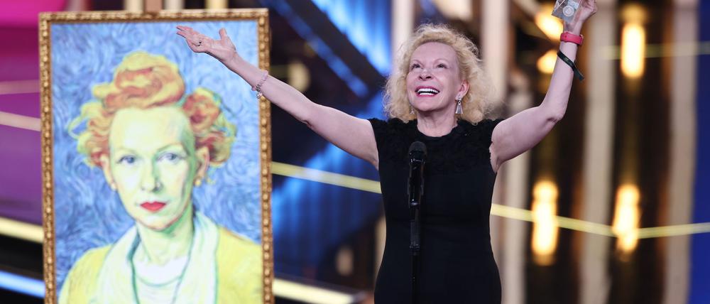 Sunnyi Melles jubelt - ihr wurde der Deutsche Fernsehpreis zuerkannt.