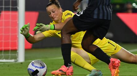 Zum zweiten Mal in ihrer Karriere steht Almuth Schult (links) bei einem Team aus der NWSL unter Vertrag. 