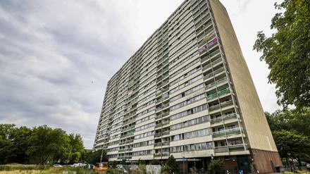 Ansicht eines Hochhaus an der Ottostraße in Duisburg. 