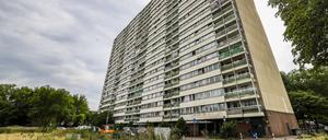 Ansicht eines Hochhaus an der Ottostraße in Duisburg. 