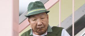 Iwao Hakamada, 88, verlässt sein Haus.