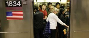 Überfüllte U-Bahnen sind Alltag in New York.