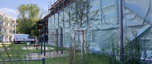 Bewohner der Eichbuschallee in Berlin-Plänterwald klagen über gesundheitliche Problem durch die Fassadensanierung.