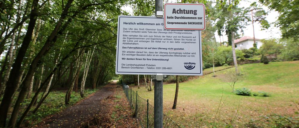 Seit Jahren sind Teile des Uferwegs am Groß Glienicker See gesperrt.