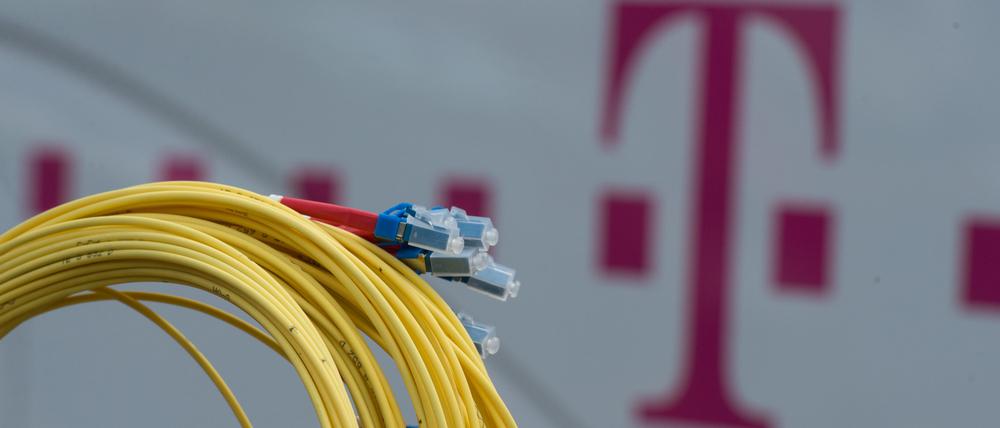 Die Deutsche Telekom muss sich beim Ausbau des Glasfasernetzes in Deutschland gegen Wettbewerber durchsetzen.