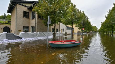 Die Pegelstände in den Hochwassergebieten sinken weiter leicht. 