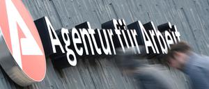 Die Zahl der Arbeitslosen ist im September nur leicht gesunken (Archivbild). 