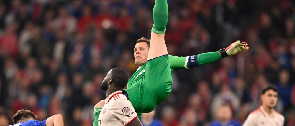 Bei dieser Rettungstat gegen Zagreb verletzte sich Manuel Neuer.