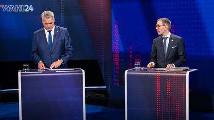 Bundeskanzler Karl Nehammer (l) und FPÖ-Chef Herbert Kickl im Rahmen einer ORF-Fernsehrunde. 