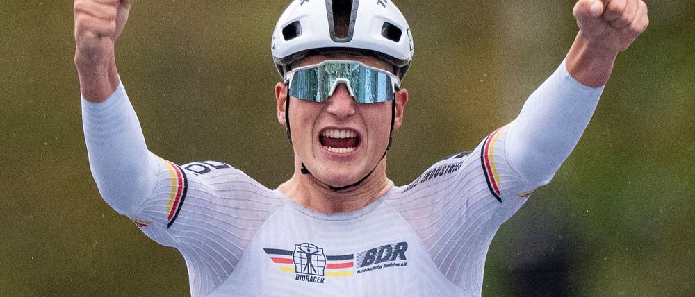 Niklas Behrens gewinnt das U23-Rennen bei der WM.