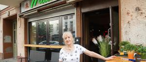 Gabriele Sommer muss die alte Charlottenburger Kneipe „Mittendrin“ schließen.