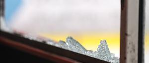 Zerbrochene Glasscheibe. (Symbolbild)