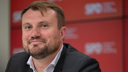 Geht zuversichtlich in das erste Gespräch von SPD und BSW: Brandenburgs SPD-Landtagsfraktionschef Daniel Keller (Archivbild). 