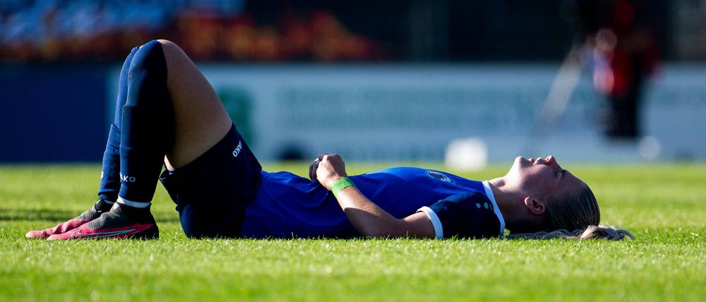 Da legst Du dich nieder. Emily Lemke hatte schon nach dem Heimspiel gegen Frankfurt wenig Freude. 