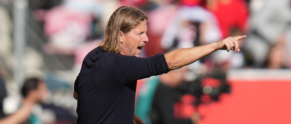 Der Mainzer Trainer Bo Henriksen kritisiert nach der Niederlage gegen Heidenheim Kritik den Schiedsrichter.