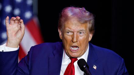 Former US President and Republican presidential candidate Donald Trump delivers remarks at the Prairie du Chien Area Arts Center in Prairie du Chien, Wisconsin, on September 28, 2024. (Photo by KAMIL KRZACZYNSKI / AFP)