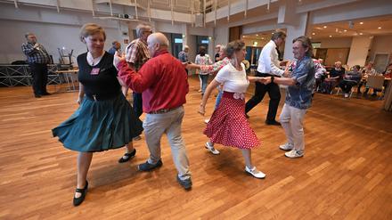 Tanzende beim Potsdam Promenaders Square Dance Club