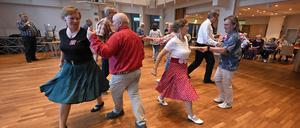 Tanzende beim Potsdam Promenaders Square Dance Club