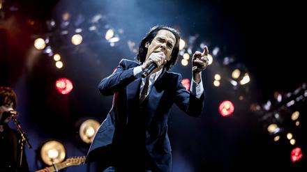 Nick Cave & The Bad Seeds live. Am Sonntagabend waren sie in Berlin zu hören.