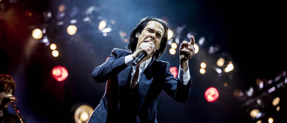 Nick Cave & The Bad Seeds live. Am Sonntagabend waren sie in Berlin zu hören.