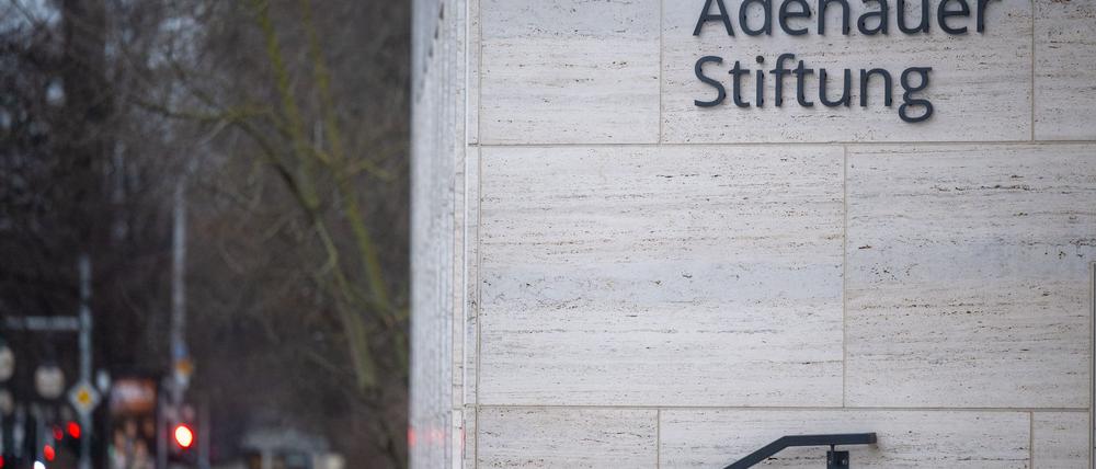 Blockade-Aktion vor der Konrad-Adenauer-Stiftung. (Archivbild)