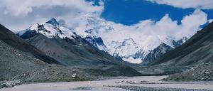 Der mächtige Fluss Arun schnitt tiefe Täler in den Himalaya – und hob den Mount Everest dabei vielleicht um bis zu 50 Meter an.