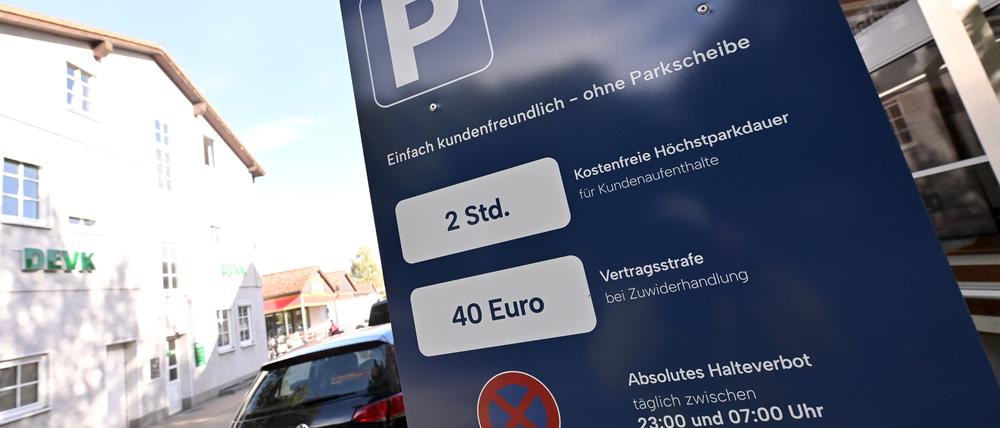 Die neuen Parkregeln beim Norma-Discounter in der Potsdamer Straße. 