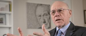Norbert Lammert während eines Interviews in seinem Büro.