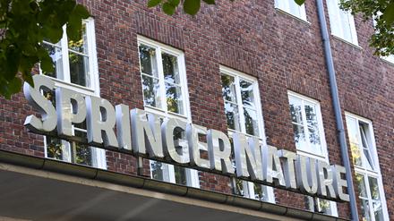 Das Verlagsgebäude von Springer Nature am Heidelberger Platz. Hier arbeiten 400 Redakteure. Weltweit hat das Unternehmen 9000 Mitarbeiter.