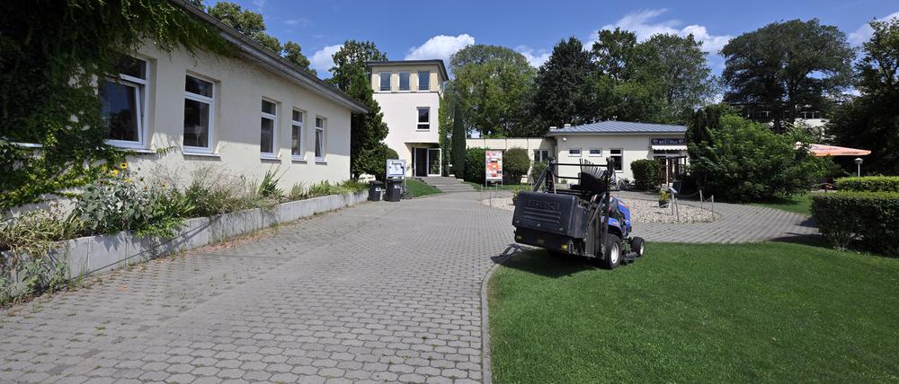 Vereinsgelände mit Vereinsheim des ESV Lok Potsdam