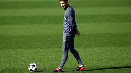 Leverkusens Trainer Xabi Alonso mahnt sein Team gegen Milan zur Geduld.