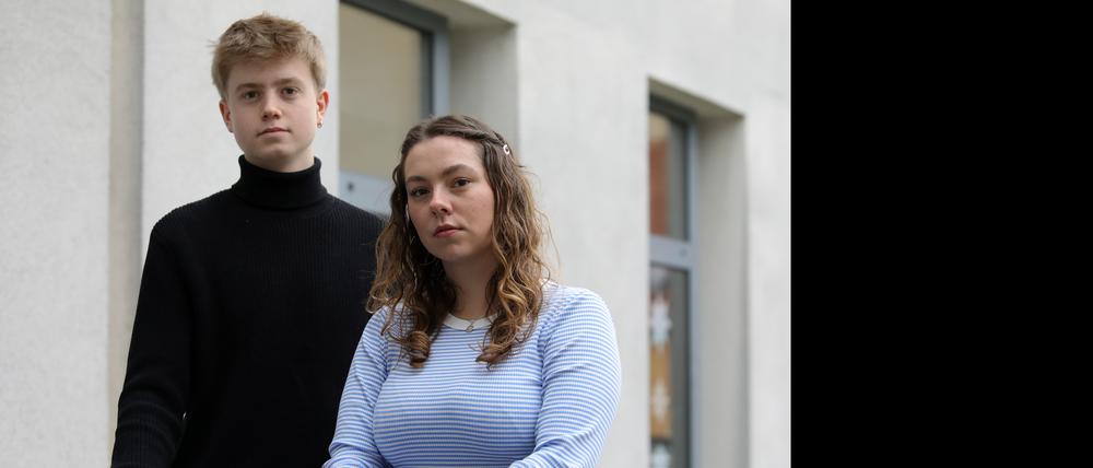 Die Sprecher der Grünen Jugend Brandenburg, Jelle Siemer und Rosa Hurm.