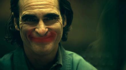 Wer zuletzt lacht. Der schizophrene Arthur Fleck (Joaquin Phoenix) sucht seinen inneren Joker. 