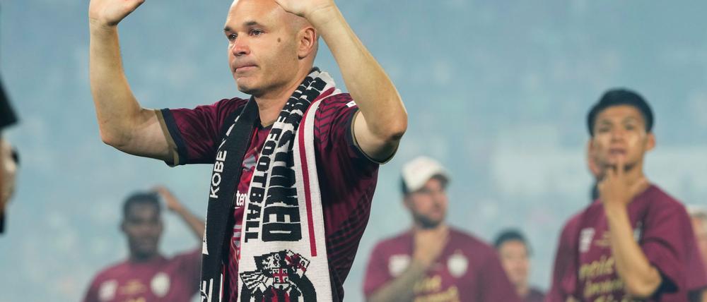 Spaniens Ex-Nationalspieler Iniesta hat eine Erklärung angekündigt.